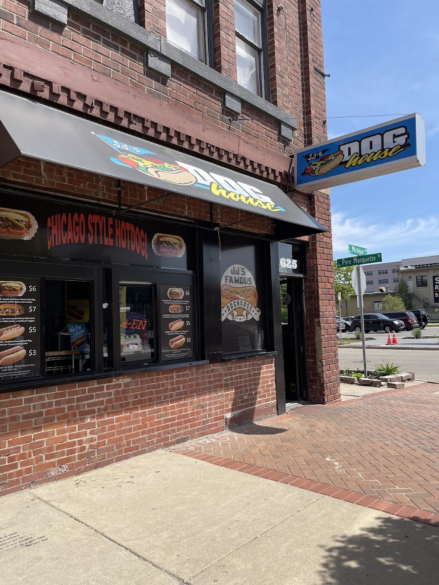 Jj's Dog House